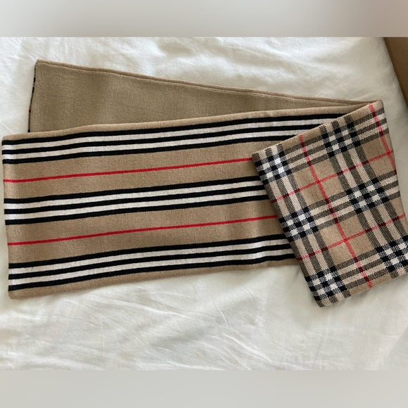 Authentic Burberry Hat & Scarf set - Picture 2 of 5